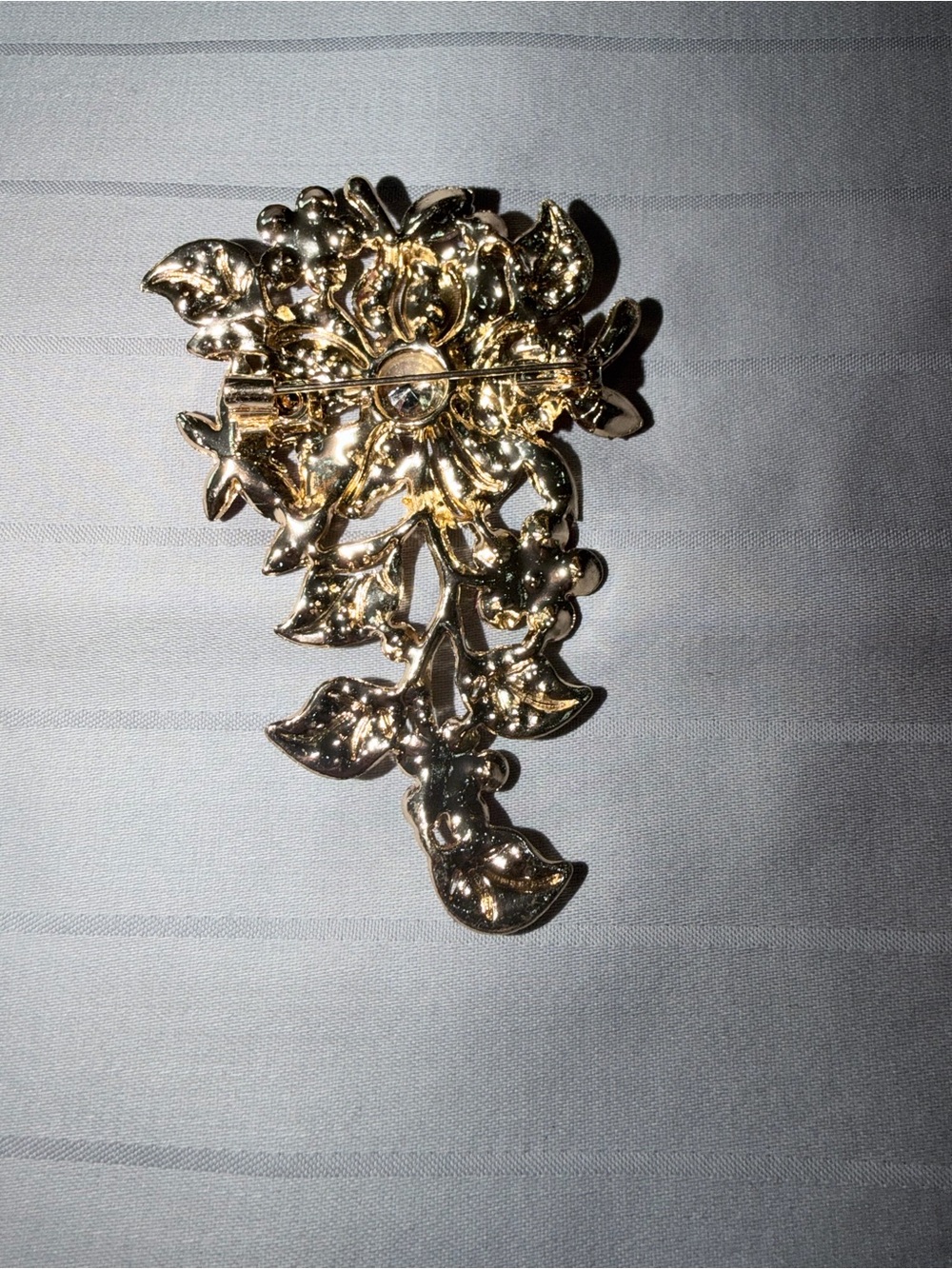 Floral Pink Crystal Brooch Pin - Elegant Women’s Jewelry - Picture 3 of 5